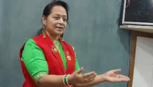 Faculty member explaining topic – Indian Institute
