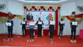 Student achievers receiving medals – Indian Institute event